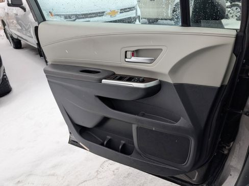 Used 2023 Toyota Sienna XLE image 11