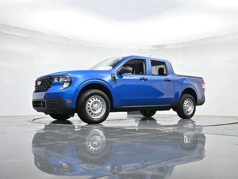 New 2025 Ford Maverick XL image 34