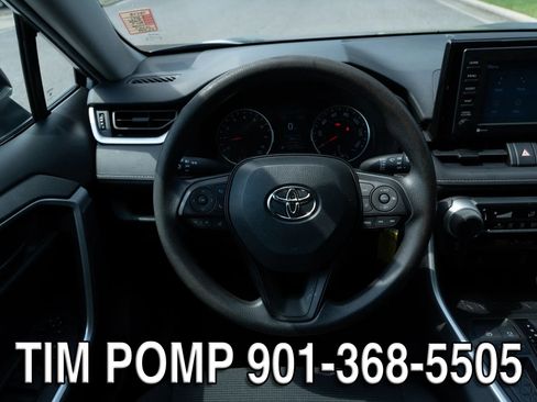 Used 2021 Toyota RAV4 LE FWD image 21