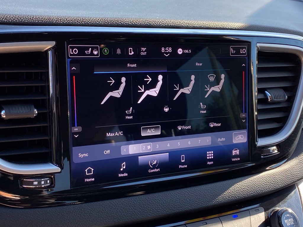 Used 2024 Chrysler Pacifica Touring-L FWD image 16