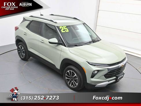 Used 2025 Chevrolet TrailBlazer LT w/ LT Cold Weather Package AWD/4WD image 26