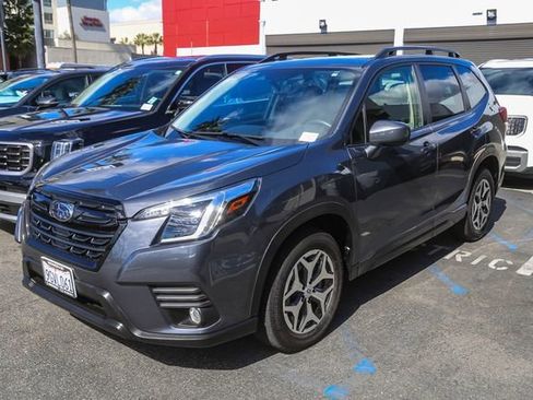 Used 2023 Subaru Forester Premium image 6