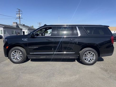 Used 2022 GMC Yukon XL SLT image 8