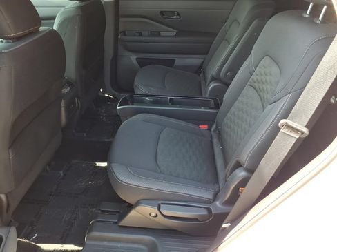 Used 2024 Nissan Pathfinder SV w/ SV Premium Package FWD image 13