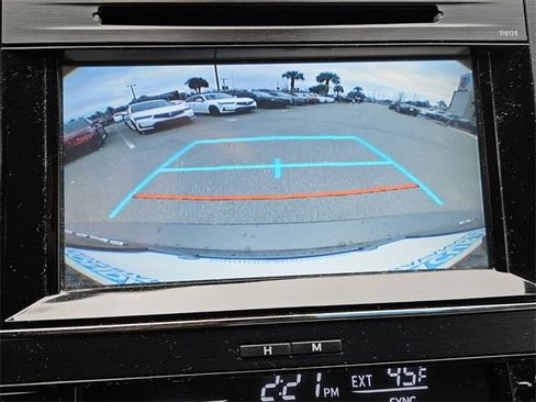 Used 2018 Toyota Avalon XLE image 9