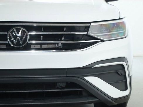 Used 2024 Volkswagen Tiguan SE FWD image 6
