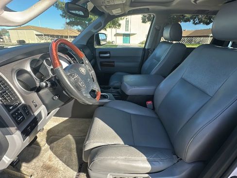 Used 2011 Toyota Sequoia Platinum image 16
