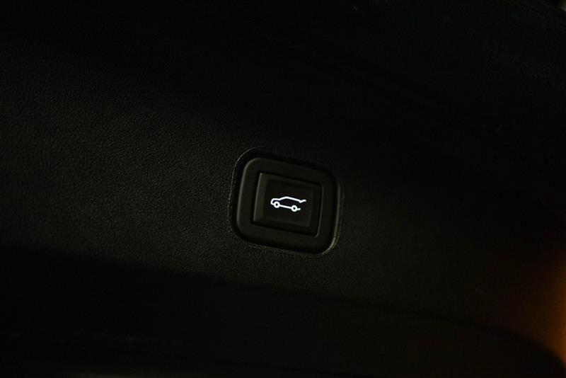 Used 2024 Cadillac Lyriq Tech AWD/4WD image 8