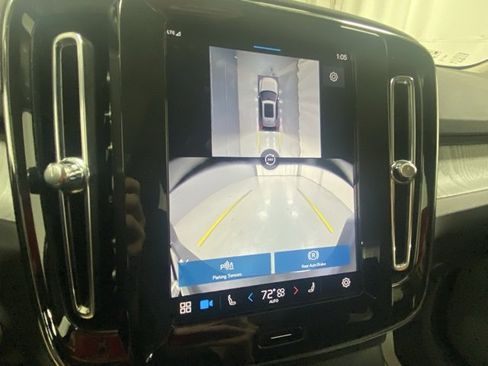 Certified 2025 Volvo XC40 B5 Plus image 26