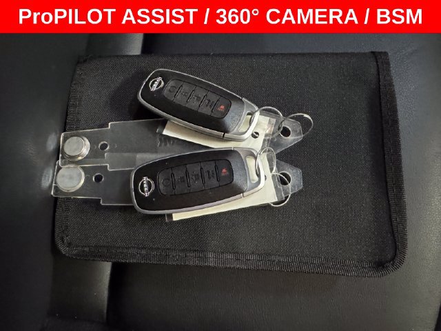 Used 2025 Nissan Pathfinder SL w/ Cargo Package FWD image 29