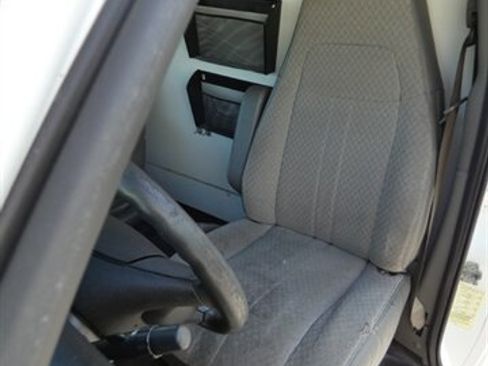 Used 2017 Chevrolet Express 3500 image 19