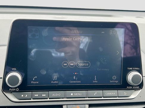 Used 2025 Nissan Altima 2.5 SV image 16