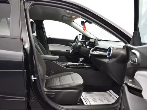 Used 2024 Chevrolet Trax LT w/ Driver Confidence Package image 17