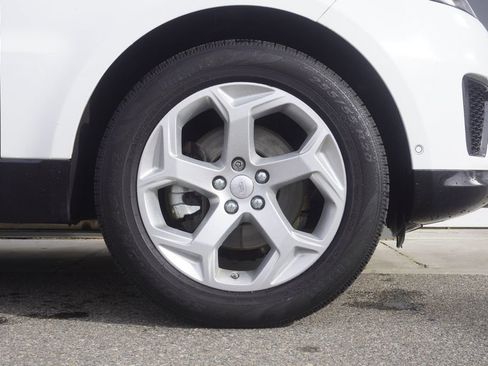 Used 2018 Land Rover Range Rover Sport HSE AWD/4WD image 33