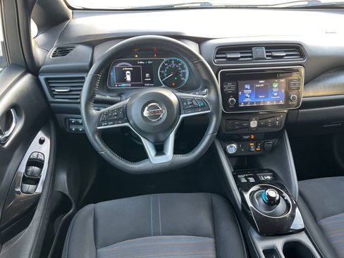 Used 2018 Nissan Leaf SV w/ SV Technology Package image 23