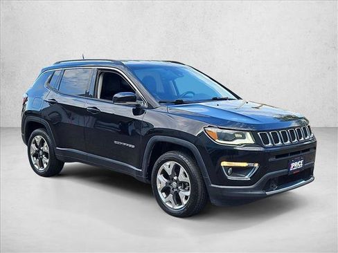 Used 2018 Jeep Compass Limited w/ Navigation Group AWD/4WD image 3