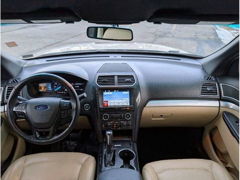 Used 2017 Ford Explorer XLT w/ Equipment Group 202A image 28