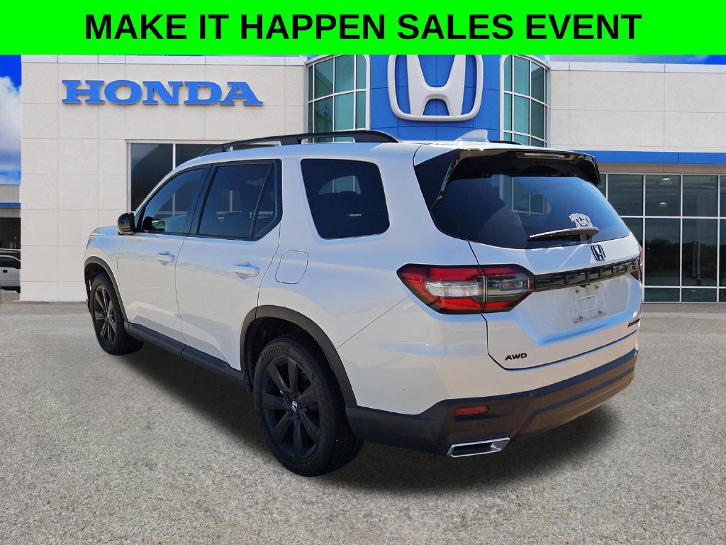 Used 2025 Honda Pilot Black Edition image 15