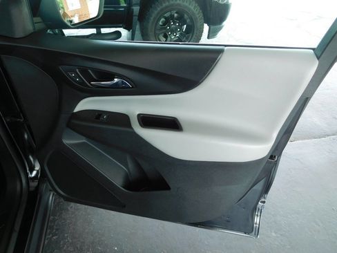 Used 2021 Chevrolet Equinox LT w/ Driver Convenience Package FWD image 17