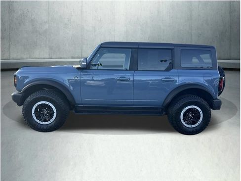Used 2025 Ford Bronco Outer Banks w/ Sasquatch Package AWD/4WD image 2
