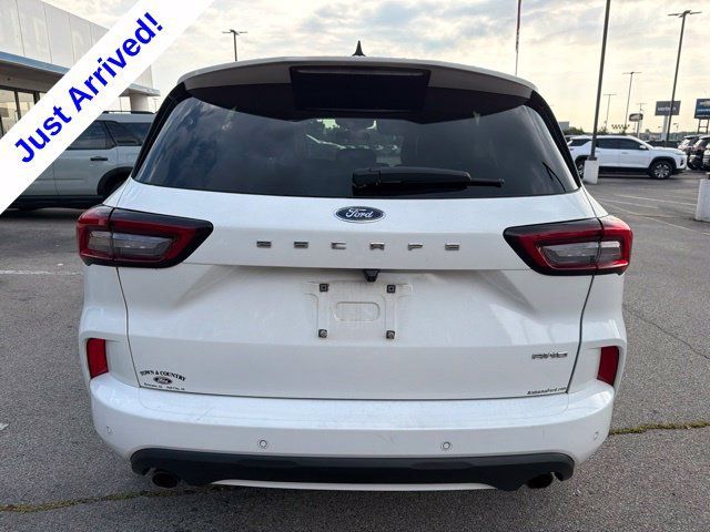 Used 2023 Ford Escape ST-Line w/ Tech Pack #1 AWD/4WD image 4