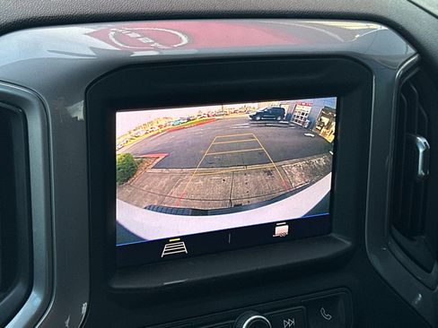 Used 2021 Chevrolet Silverado 2500 Custom w/ Custom Value Package image 17