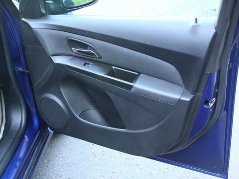 Used 2012 Chevrolet Cruze LT FWD image 17