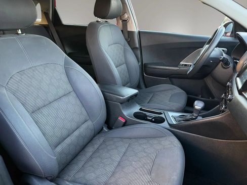 Used 2019 Kia Niro LX FWD image 25