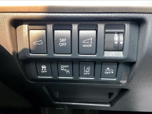Used 2017 Subaru Outback 3.6R Limited AWD/4WD image 34