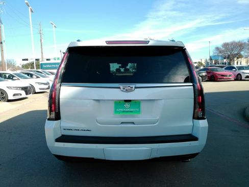 Used 2019 Cadillac Escalade Platinum image 10