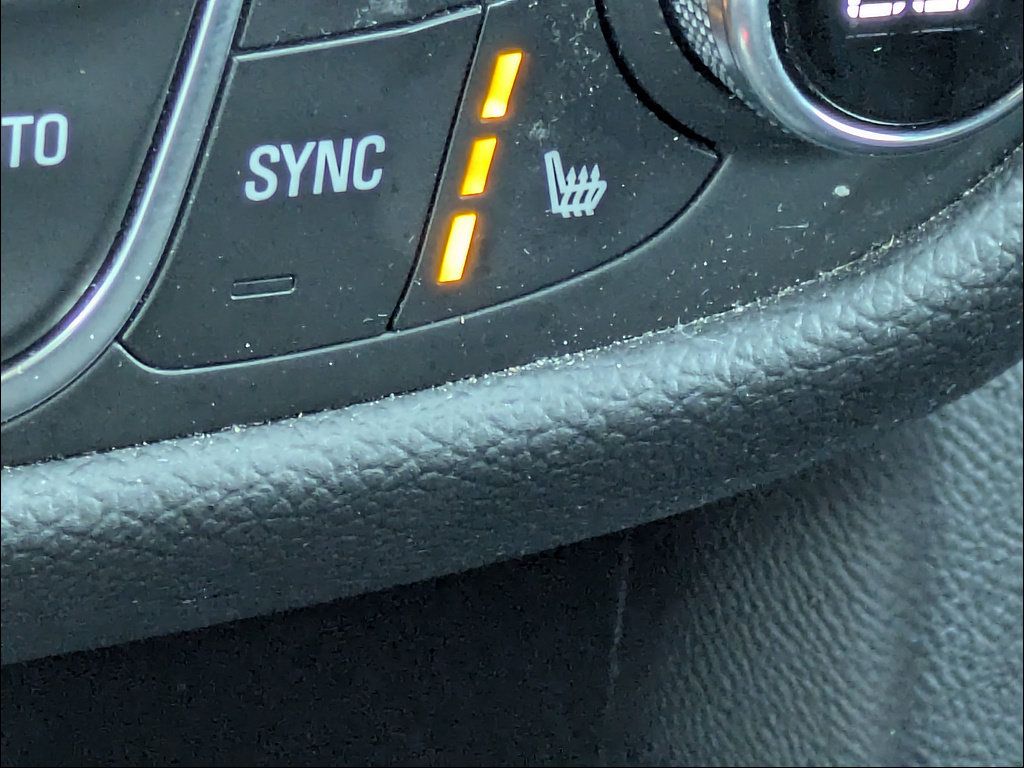 Used 2022 Chevrolet Equinox RS w/ Infotainment Package FWD image 24