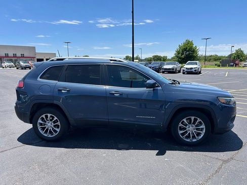 Used 2020 Jeep Cherokee Latitude Plus w/ Comfort/Convenience Group FWD image 8