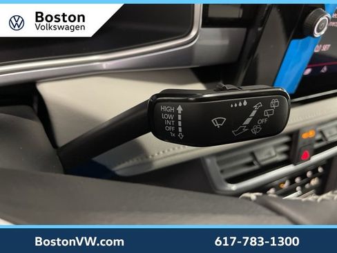 New 2026 Volkswagen Taos SEL image 18