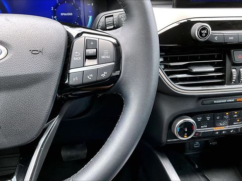 Used 2022 Ford Escape SEL w/ Technology Package FWD image 25