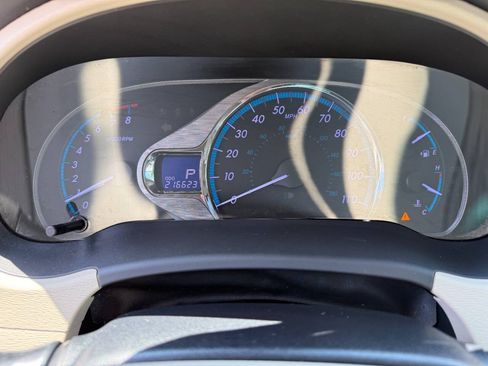 Used 2012 Toyota Sienna XLE FWD image 17