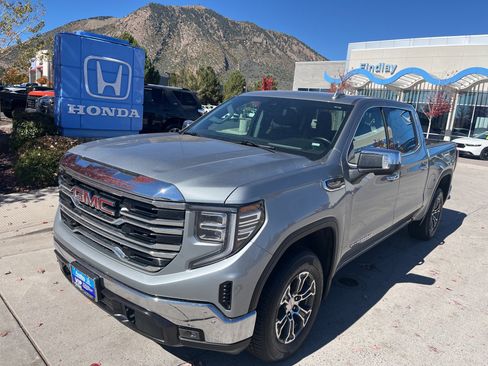 Used 2024 GMC Sierra 1500 SLT image 9