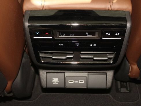 Used 2024 Acura MDX w/ Technology Package FWD image 16