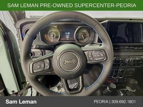 Used 2024 Jeep Wrangler Unlimited Rubicon 4xe image 11