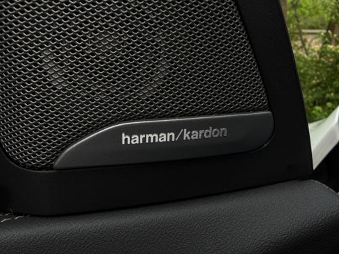 Used 2024 BMW X5 xDrive40i w/ M Sport Package image 32