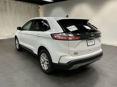 Used 2024 Ford Edge SEL w/ Convenience Package AWD/4WD image 3
