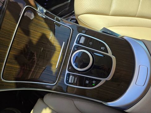 Used 2019 Mercedes-Benz GLC 300 image 33