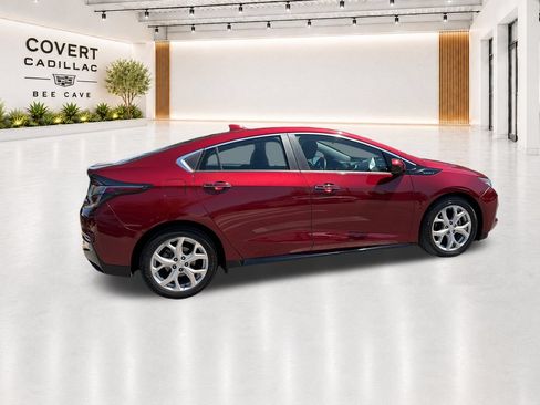 Used 2017 Chevrolet Volt Premier w/ Driver Confidence II Package FWD image 12