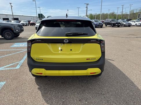 New 2026 Nissan Kicks SR w/ SR Premium Package AWD/4WD image 6