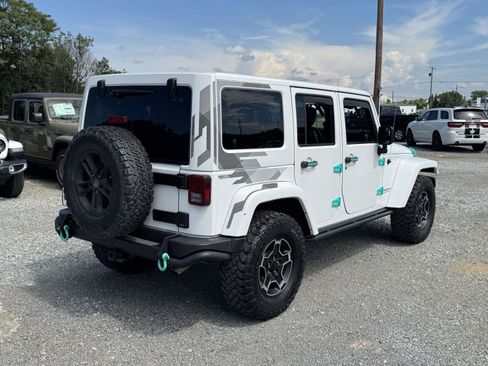 Used 2017 Jeep Wrangler Unlimited Sahara AWD/4WD image 20