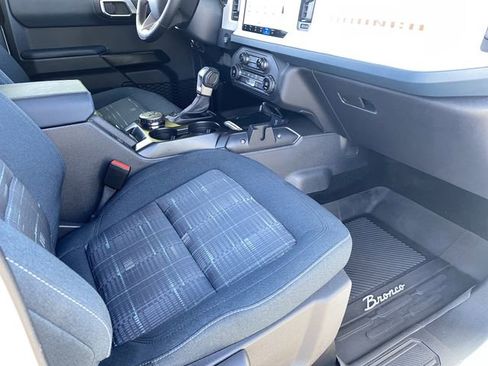 Certified 2025 Ford Bronco Heritage Edition AWD/4WD image 11