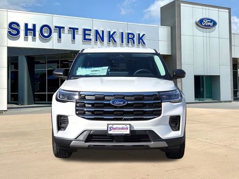 New 2026 Ford Explorer Active RWD image 2