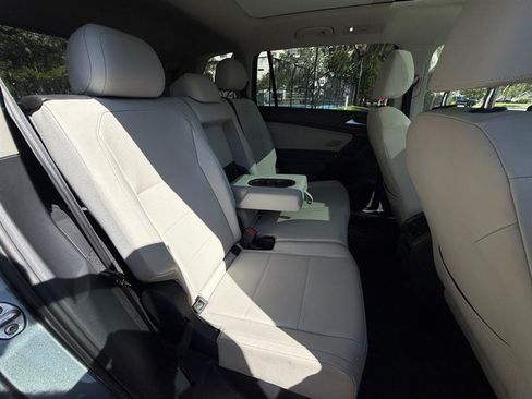 Used 2020 Volkswagen Tiguan SEL FWD image 19