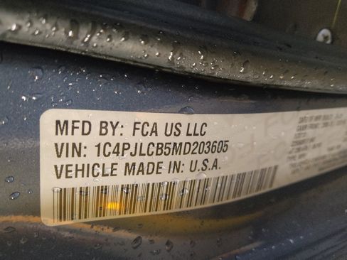 Used 2021 Jeep Cherokee Latitude FWD image 33