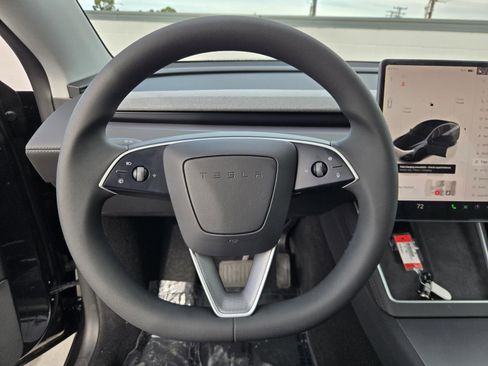 Used 2026 Tesla Model Y Long Range image 15