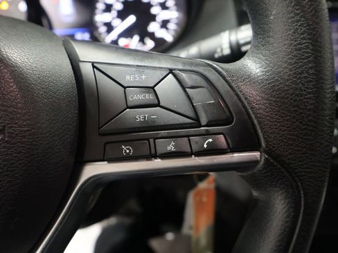 Used 2020 Nissan Rogue S image 31